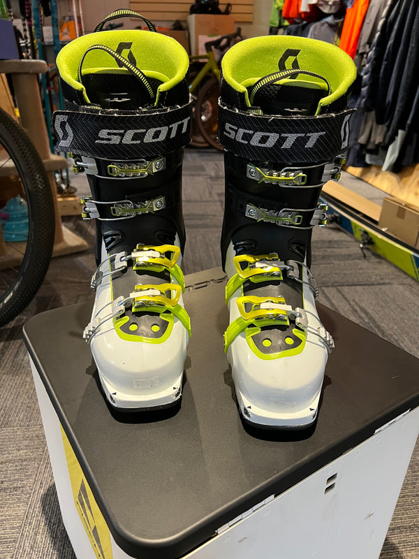Scott Cosmos III Used Boots 26.5